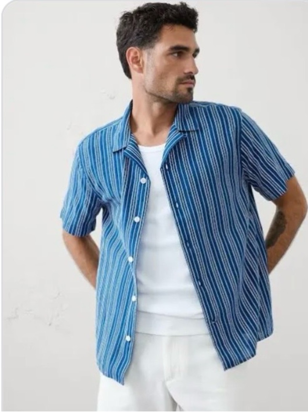 Men’s Banana Republic XL Blue/White Vertical Stripe Short Sleeve Button-Down